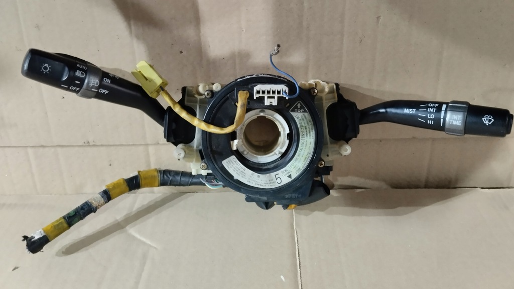 фото №1, Перемикач комбінований стрічка lexus is200 8431053040