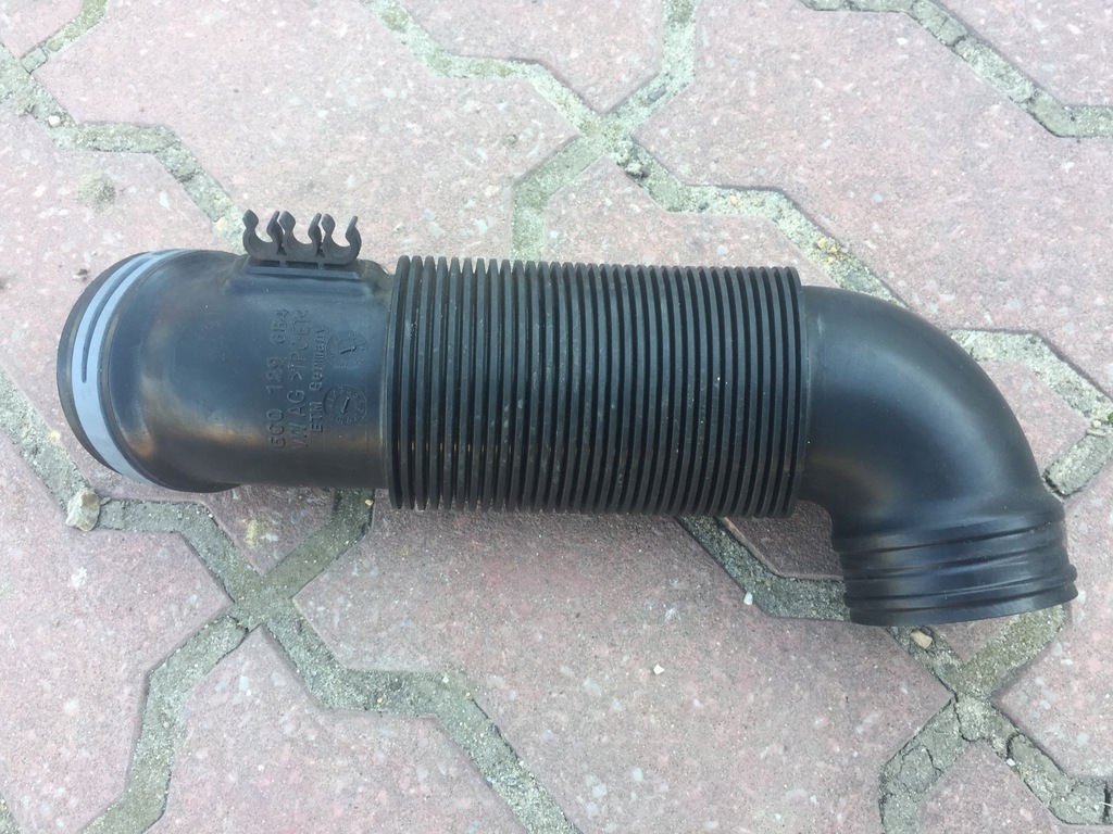 фото №1, Audi a1 lift труба интеркулер шланг 6c0129684