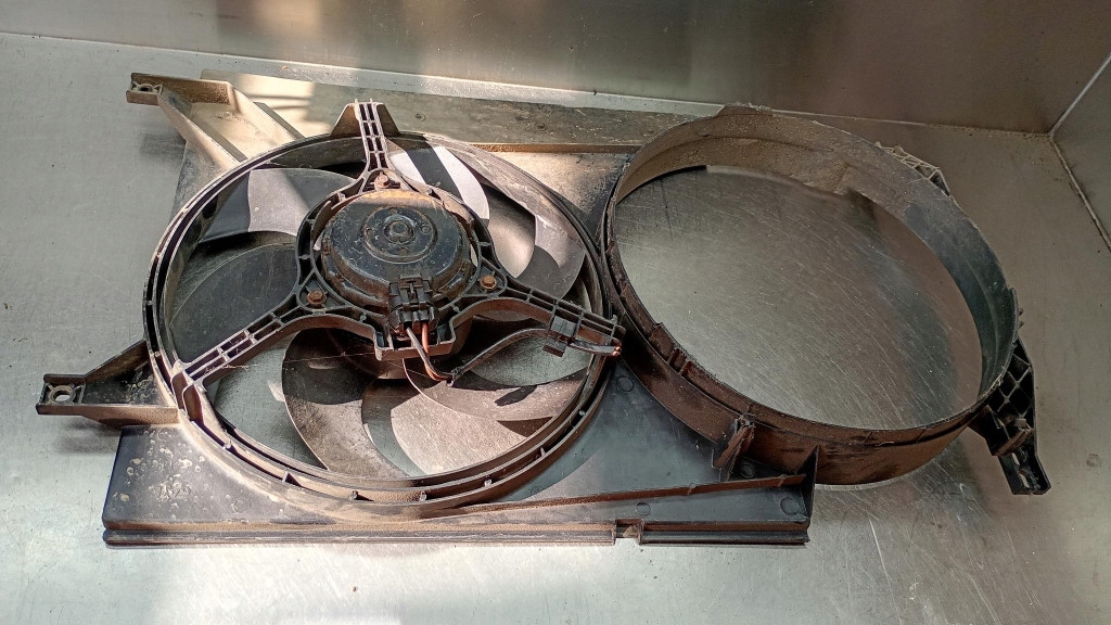 Вентилятор радиатора воды land rover freelander 1 01r рестайлинг  1.8b Недорого