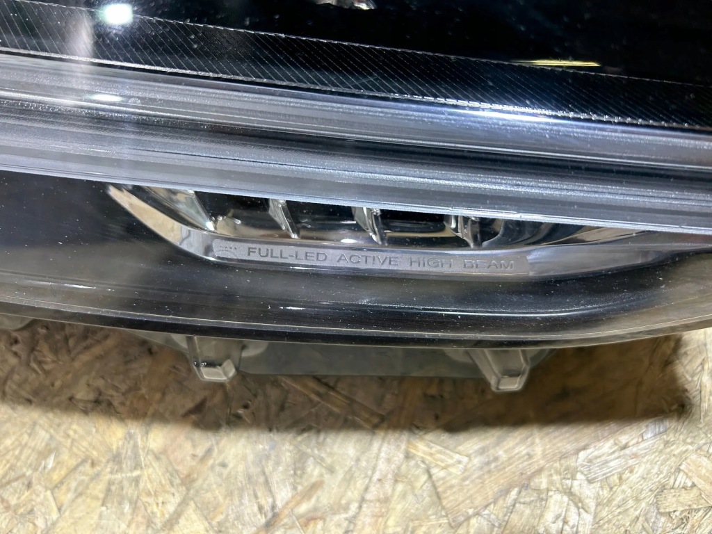 фото №7, Volvo v90 cross country 2017 лампи передні