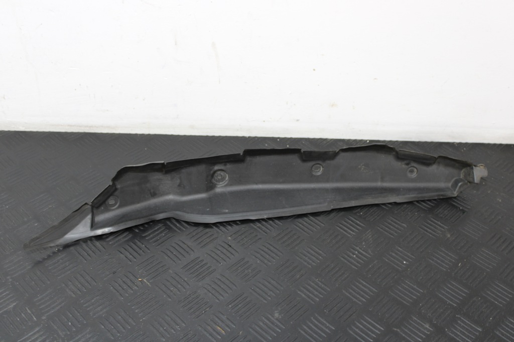 Купити Заглушка крила права a1768890100 mercedes a-klasa w176 рестайлінг