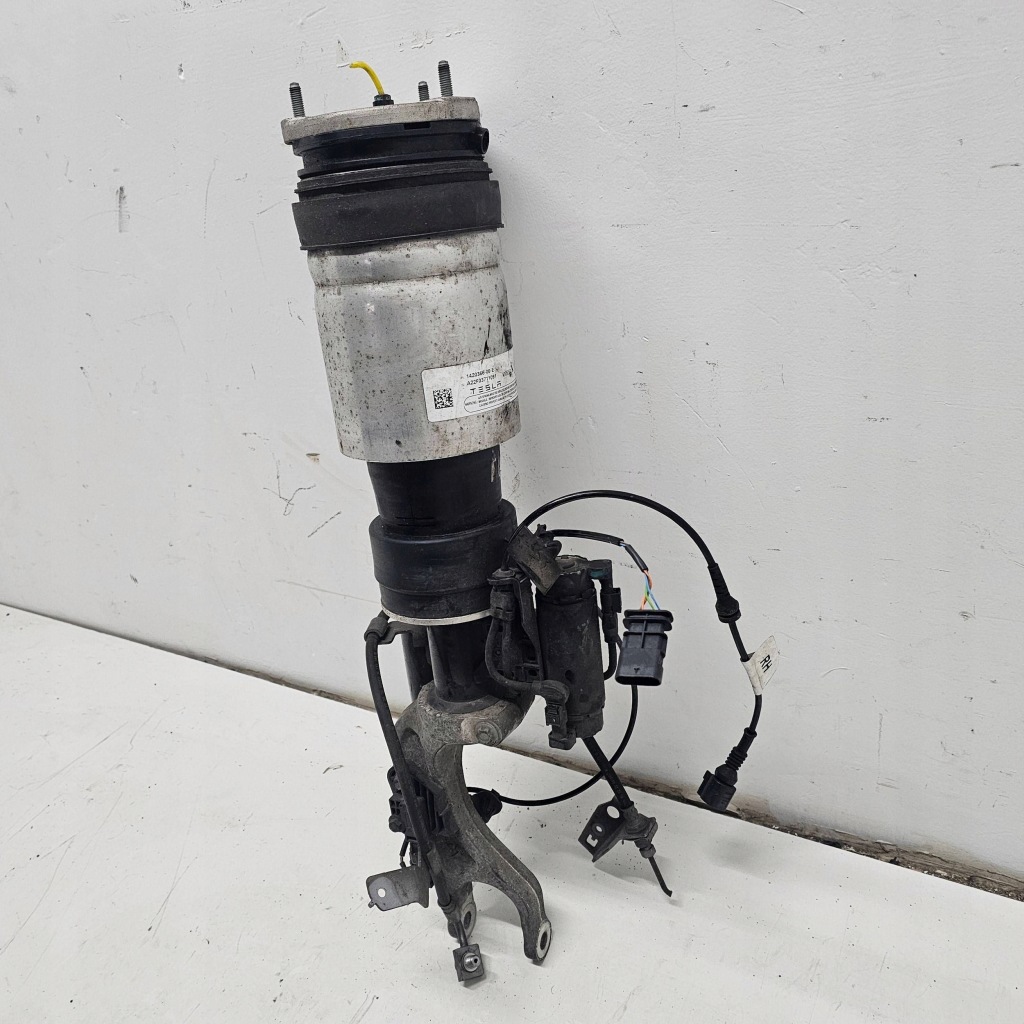 фото №9, Амортизатор правый перед передний tesla model s plaid 1420366-00-e