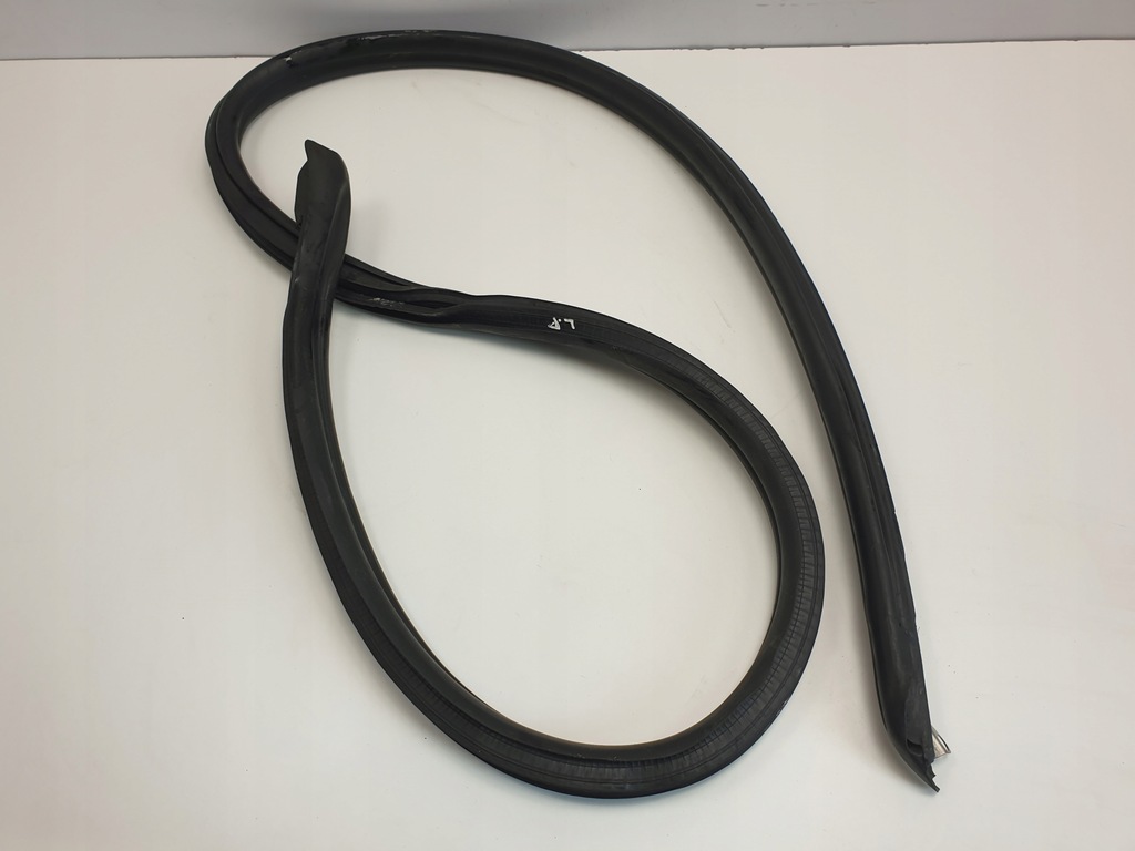 фото №1, Porsche boxster 986 прокладка передніх двері ліва