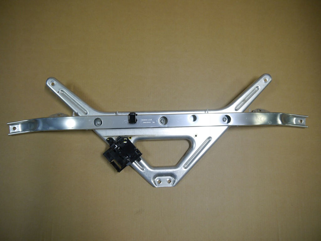 фото №1, Audi q7 4m кронштейн усилитель 4m0805645b