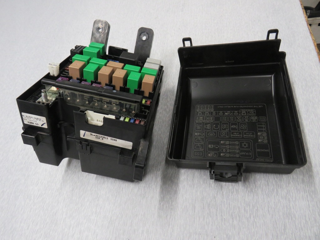 фото №1, Kia sportage iii 2.0 crdi коробка предохранителей 91430-3u233