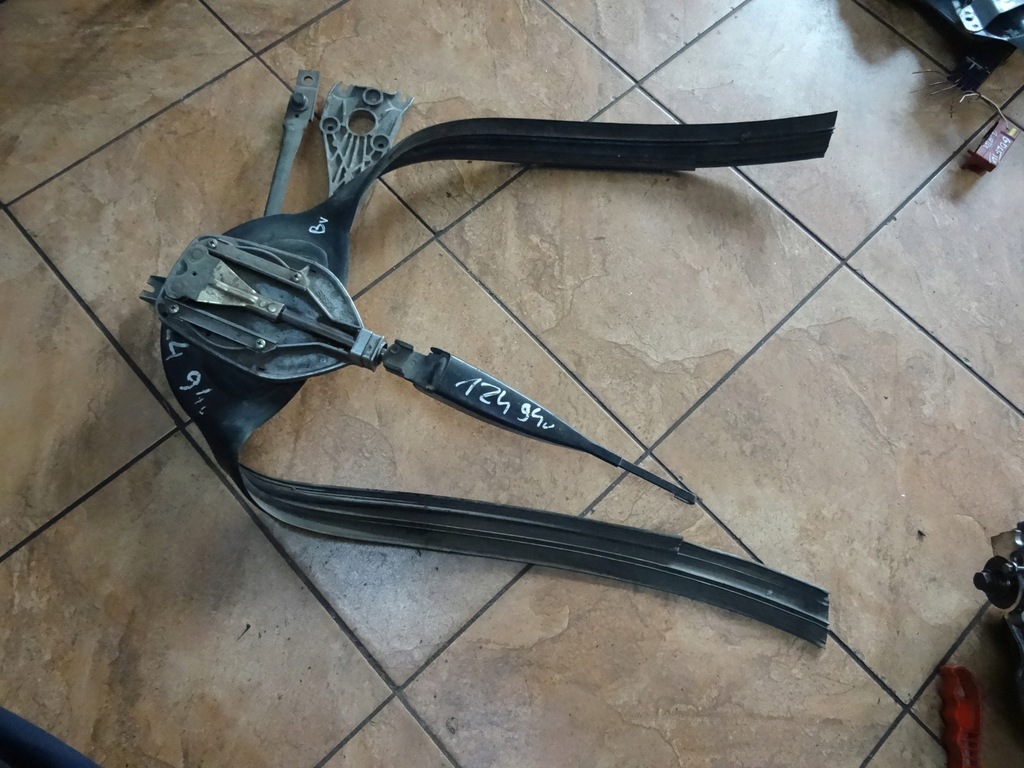 фото №1, W124 механізм двірник перед