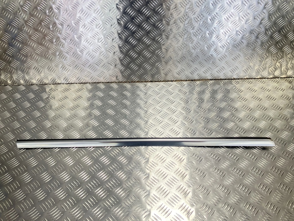 фото №1, Молдинг дверь правый перед mercedes gla x156