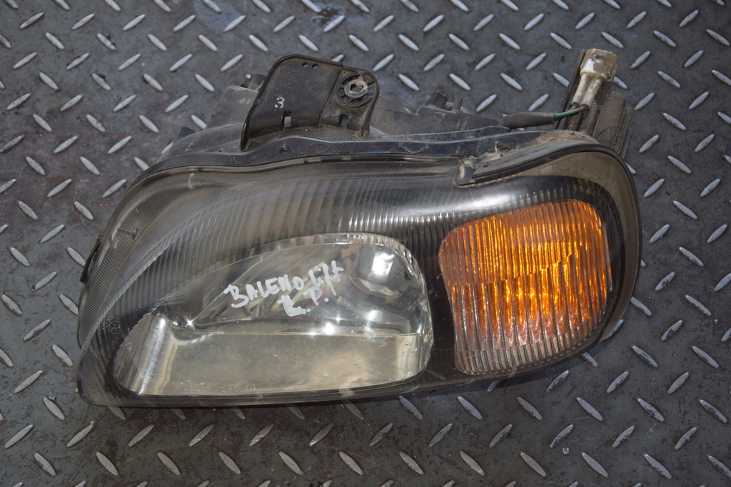 фото №1, Лампа левый перед suzuki baleno lift