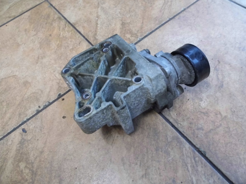 Citroen c4 1.6b 05' купе кронштейн генератора в Україні