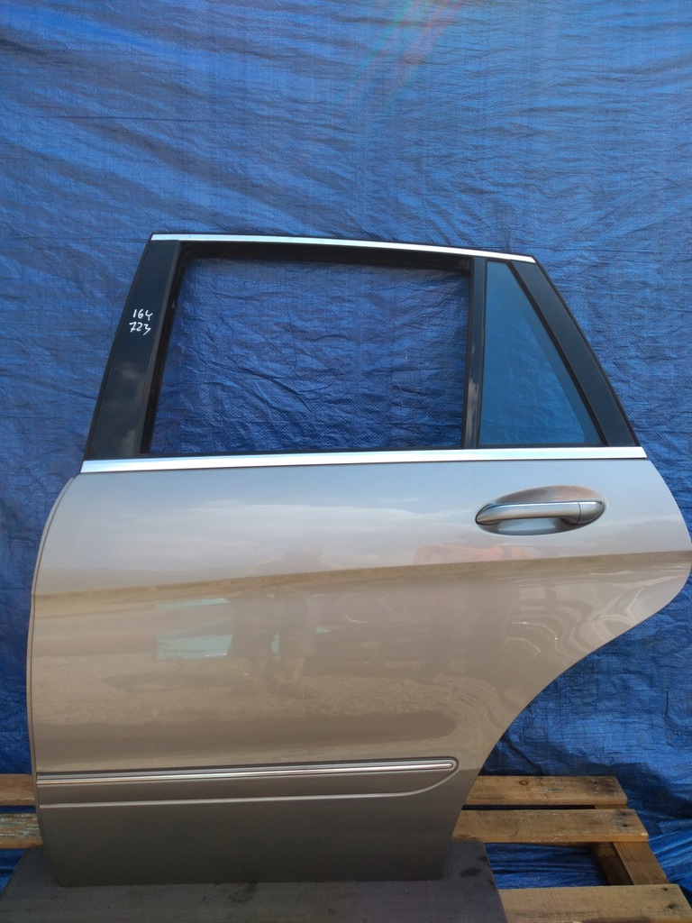 фото №1, Дверь левый задняя задние mercedes w251 723 c723