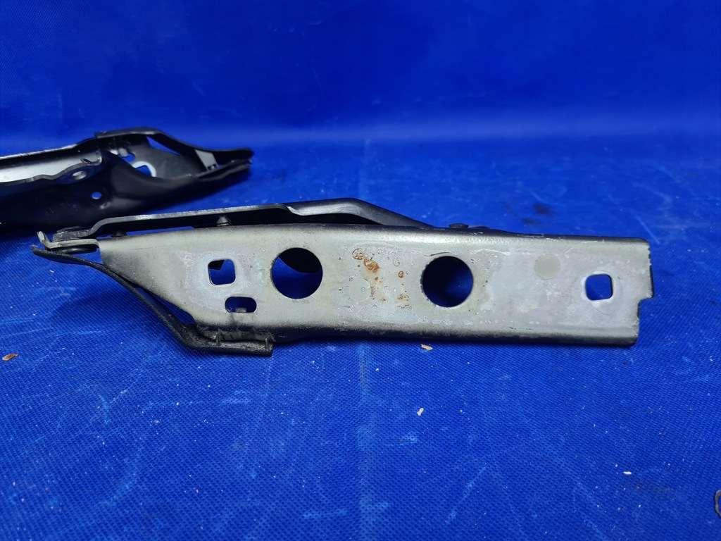 фото №10, Audi a6 a7 c7 4g петли капот правый левый 4g8823302e 4g8823301e ly9t оригинальный номер