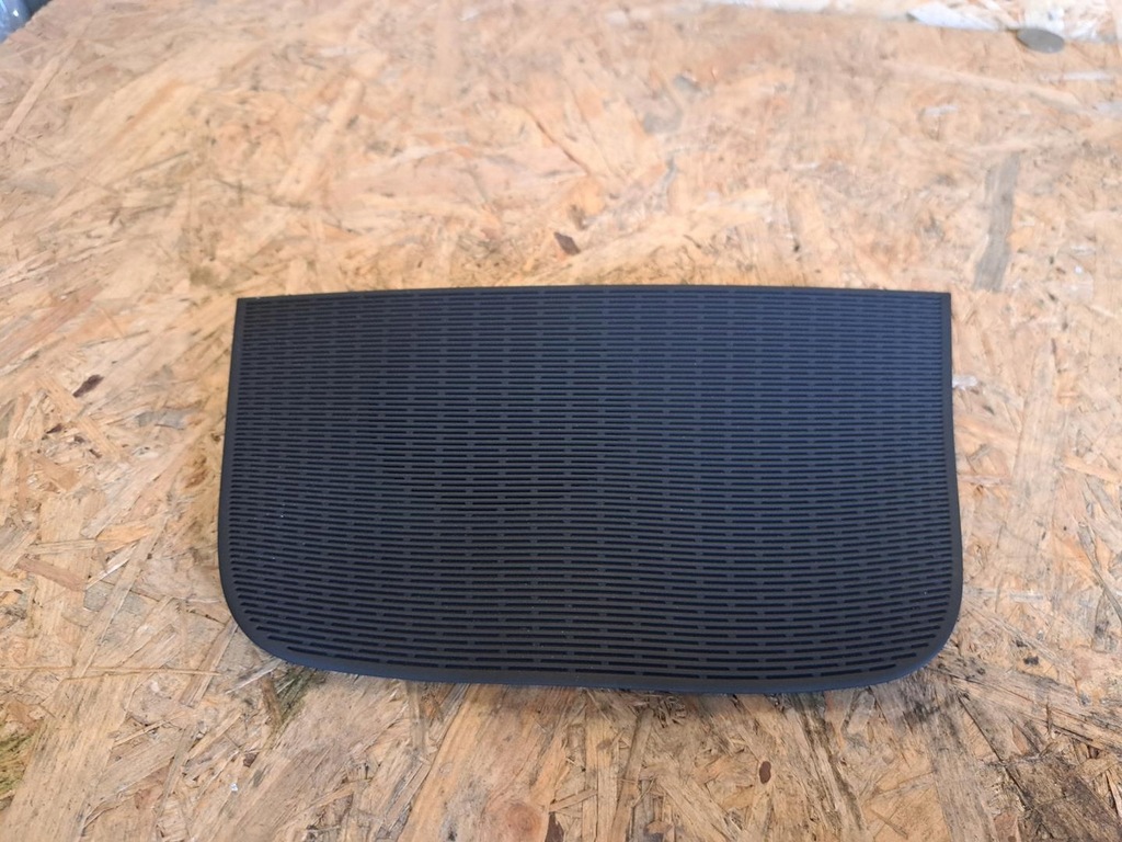 фото №1, Mercedes w206 решётка w консоль защита пластик