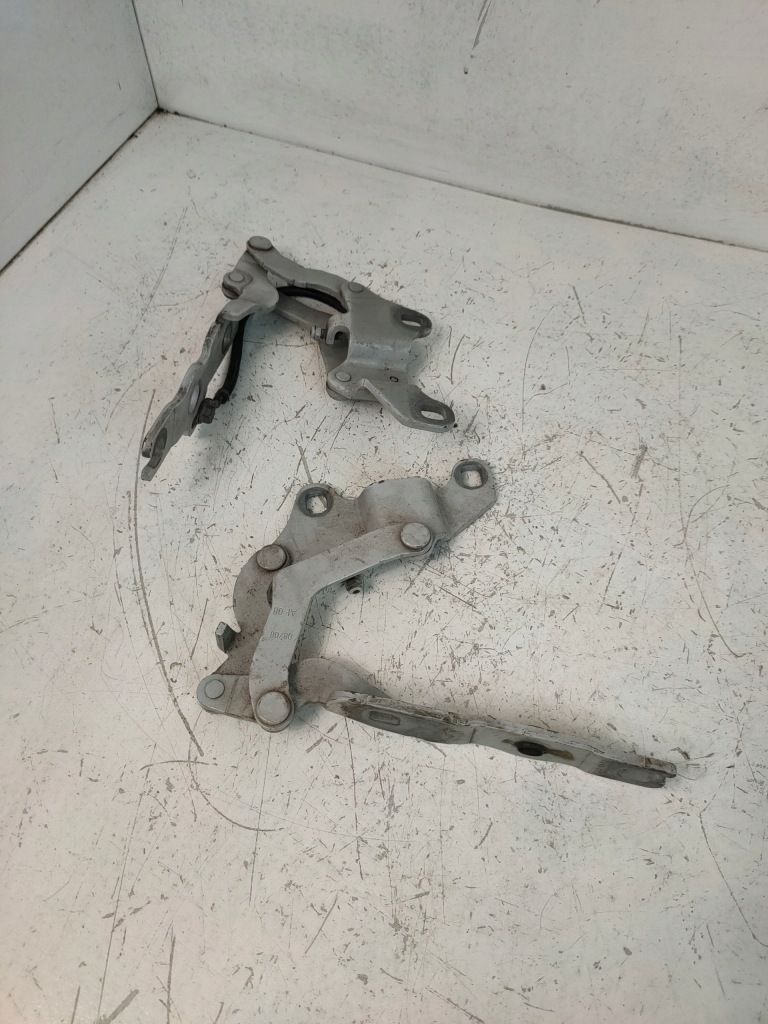 фото №1, Петля капот bmw e81 e87 7060559 комплект