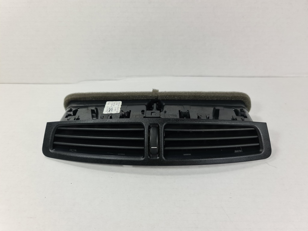 фото №1, Kuga mk2 решётка обдув средняя am51-r01815-a