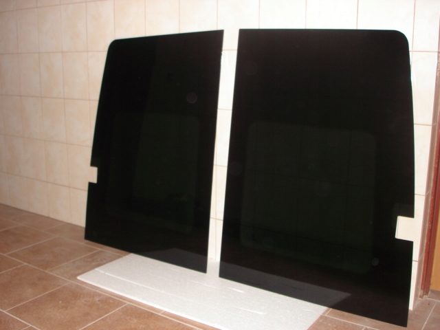 фото №2, Скло задня mercedes sprinter vw crafter -2005