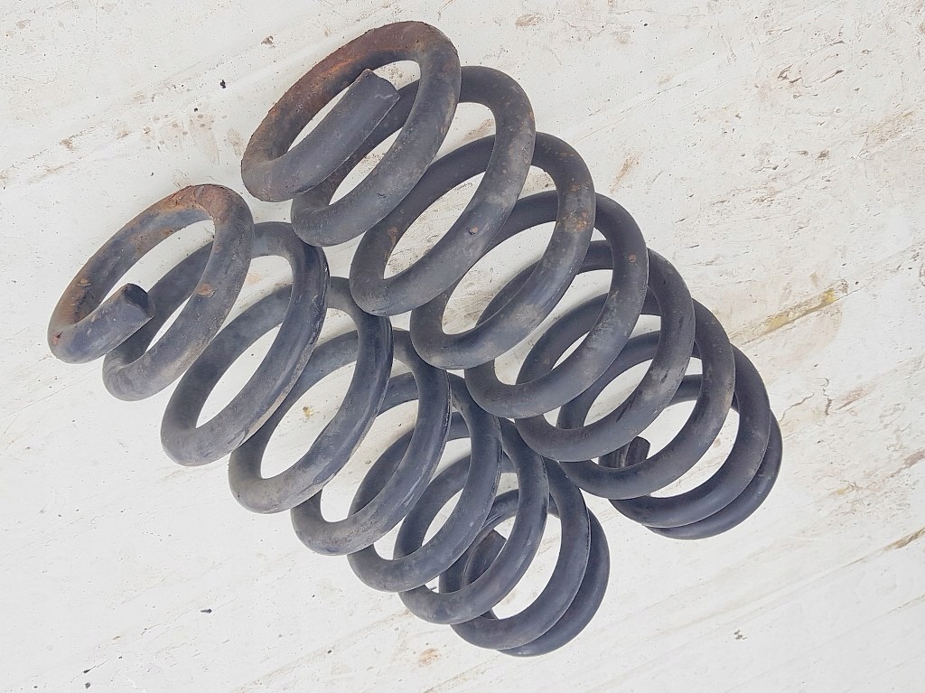 фото №8, Suzuki grand vitara ii 2.0 140km 07r пружина задня