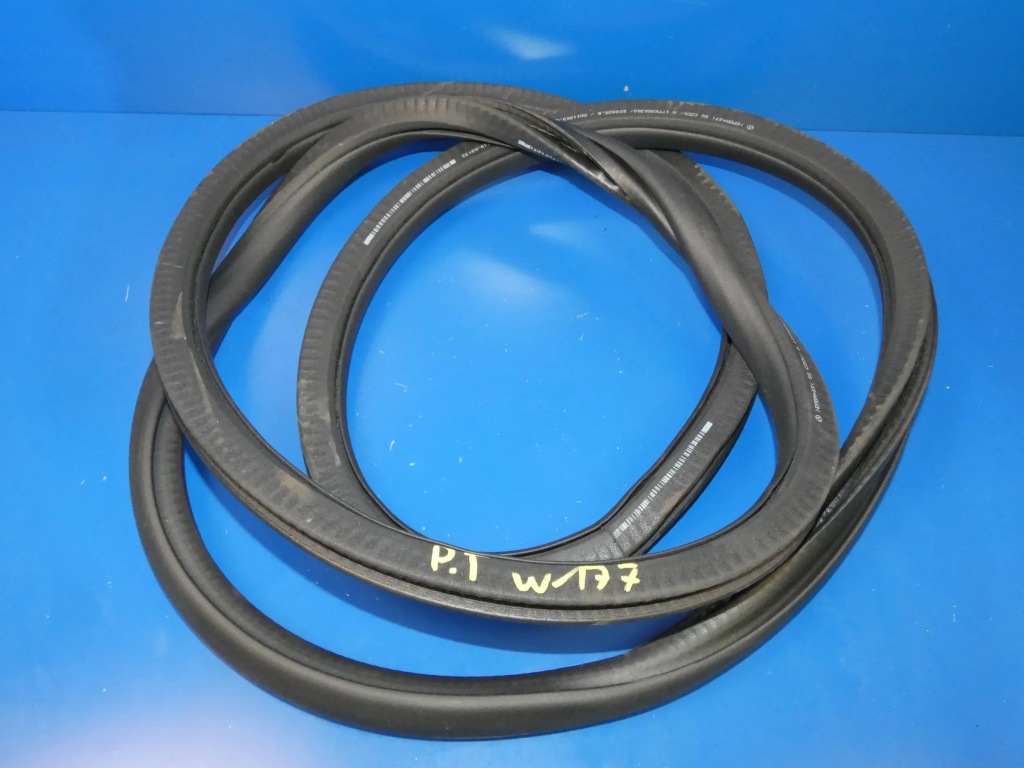 Купити Mercedes a klasa w177 прокладка кузовна дверей праві задні