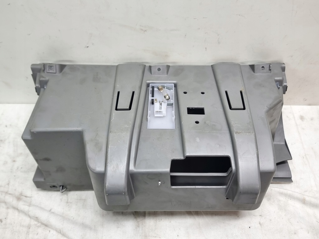 фото №7, Mercedes w906 бардачок пассажира