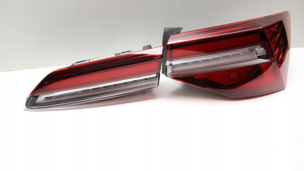 фото №1, Skoda karoq lift - лампа задня права led 2021+