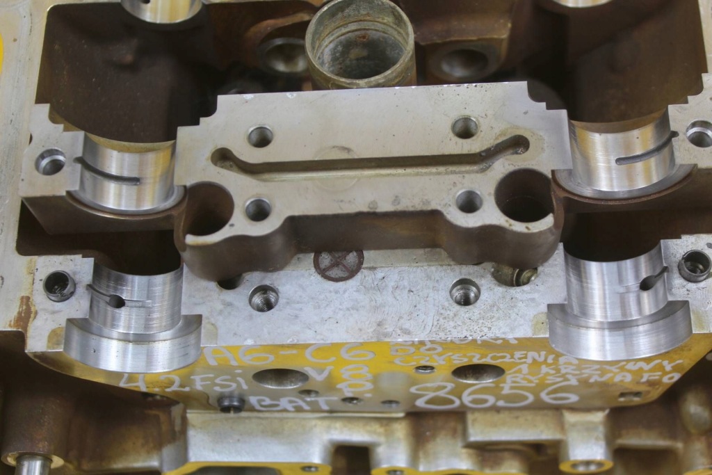 Головка права audi a6 c6 a4 b7 4.2 fsi v8 bat bbk 079103373g Зі Шроту