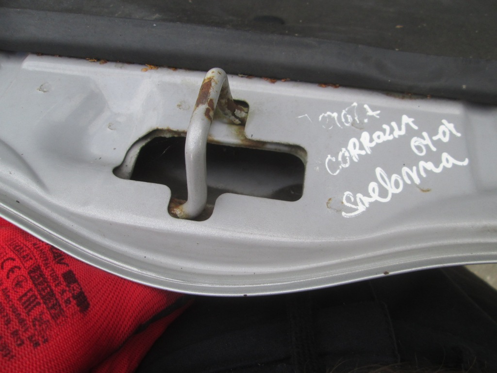 фото №10, Капот крышка двигателя toyota corolla e12 2002-07 серебристая 3dr 5dr хэтчбек