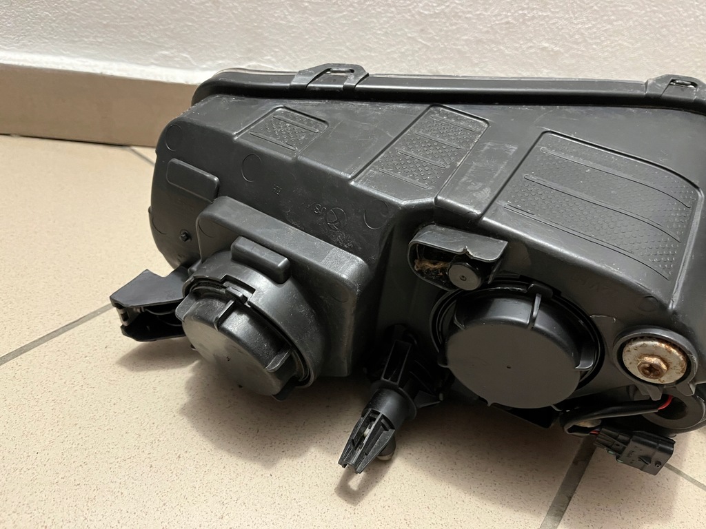 фото №9, Лампа передня перед права dacia spring 21- 260101001r