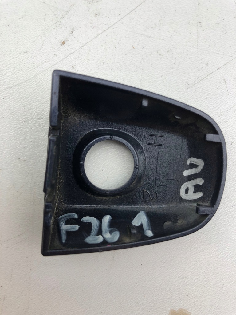 фото №3, Toyota avensis t-27 заглушка замка двері