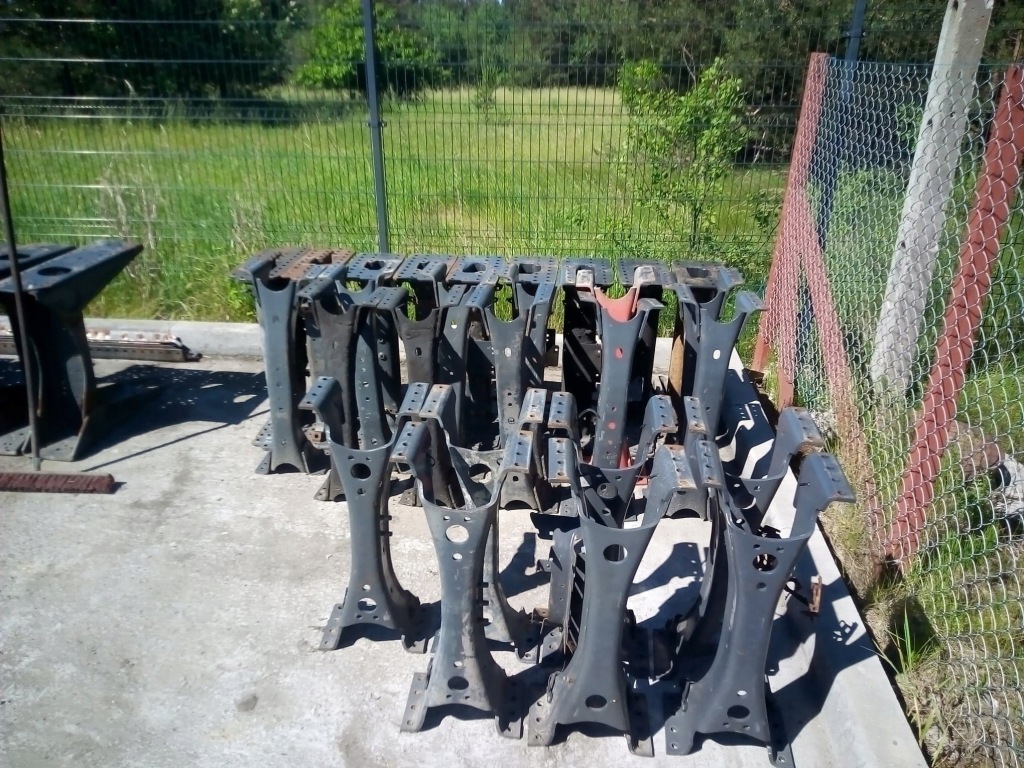 Балка передняя рамы кронштейн scania r p g Доставка