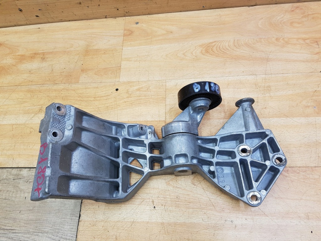 Купити Кронштейн кронштейн генератора mercedes w245 2.0 cdi