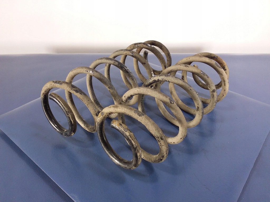 фото №2, Toyota auris i пружины задние задняя