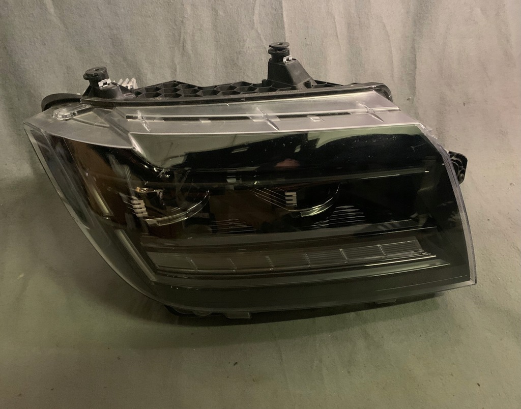 фото №1, Vw crafter 7c1 лампа правая full led правый тёмный