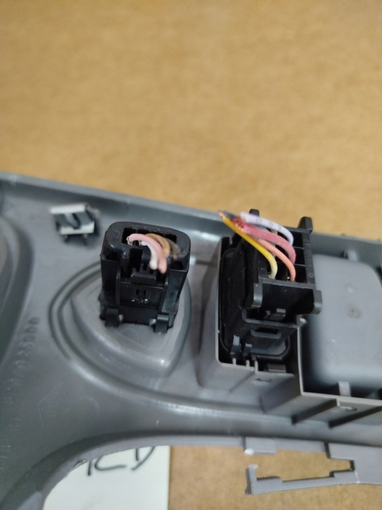 фото №3, Консоль средняя renault laguna ii