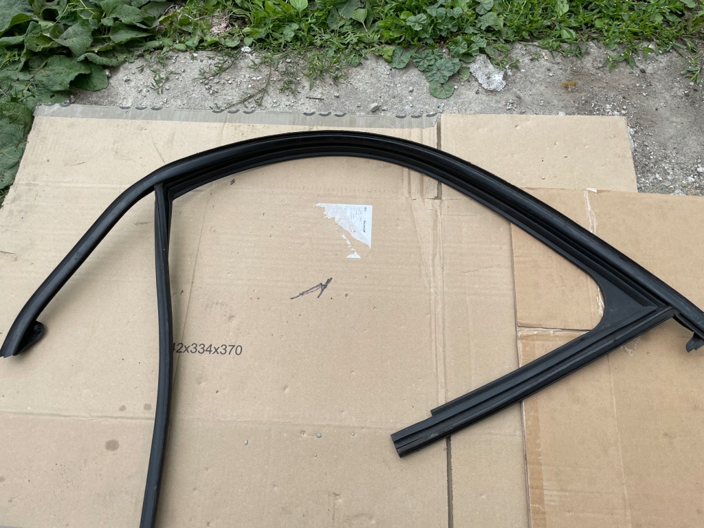 Купить Прокладка дверь левый перед mercedes w176 a-klasa