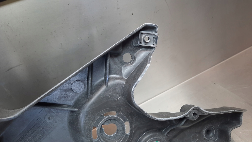 фото №7, Напрямна бампера перед правий 31468232 volvo v60 ii s60 iii 19-