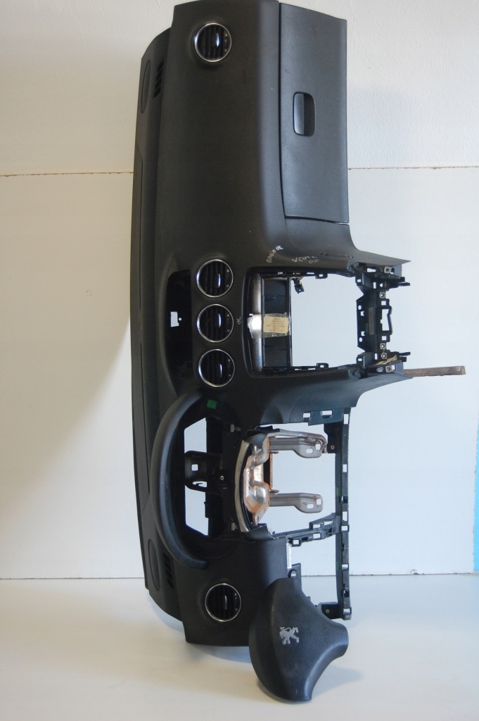 фото №1, Peugeot 308 консоль панель приладів приладова