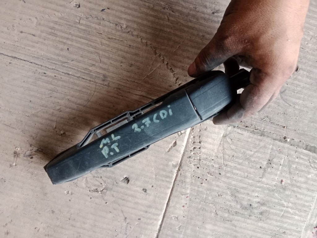 Купити Ручка зовнішня правий задній mercedes ml w163