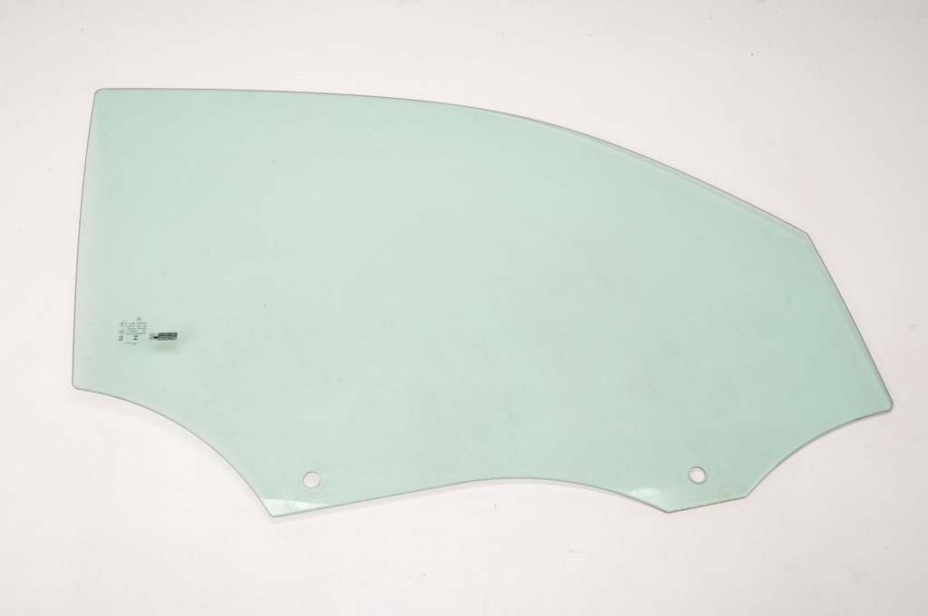 фото №1, Mercedes eqb x243 стекло правая передняя 24r