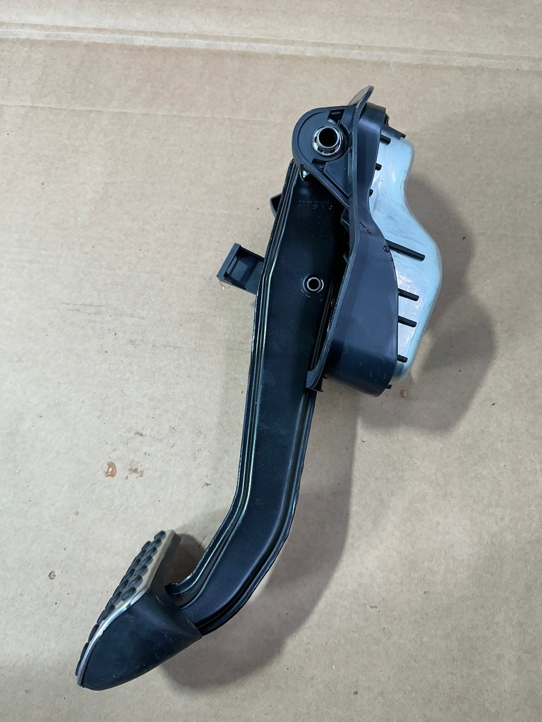 фото №7, Педаль тормоза, тормоз mercedes c klasa w205 de, mercedes w213, w257