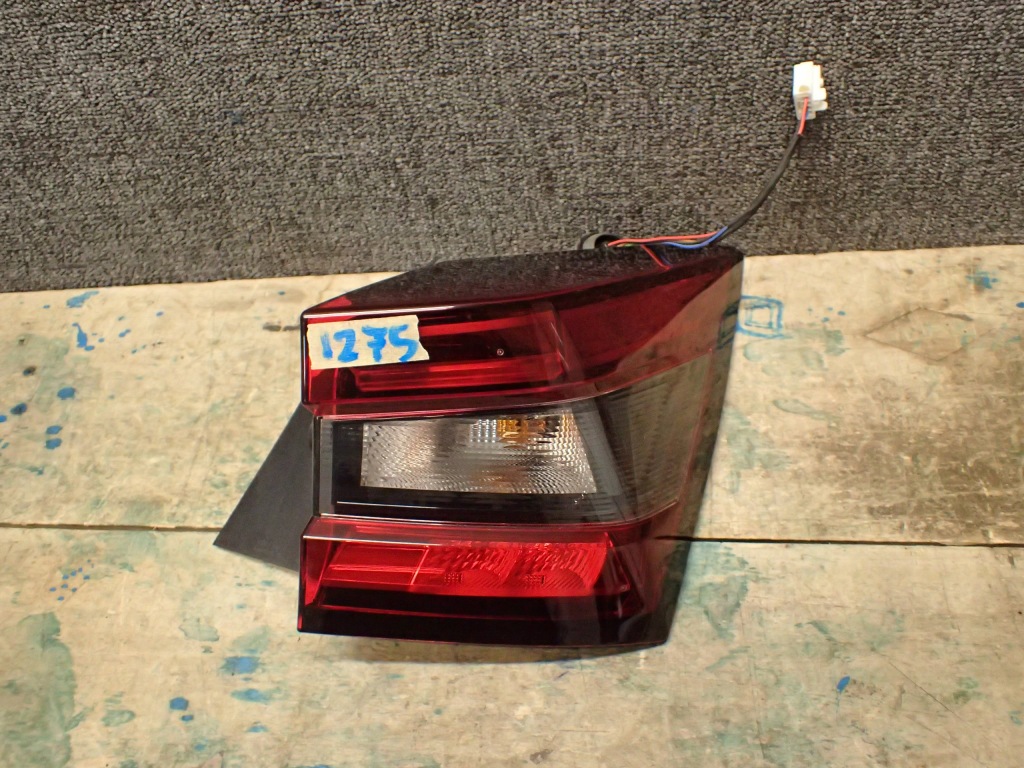 Купить Фара задний  правый  nissan juke 2 2 19- led