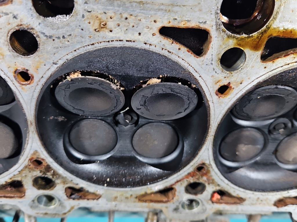 фото №14, Головка audi a8 d2 077103373ae abz 4.2 v8 299km