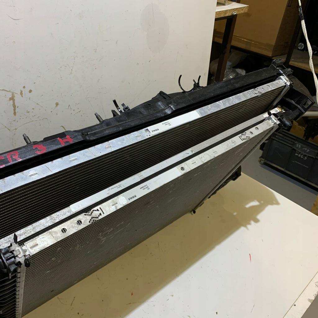 Dacia duster 3 1.2 радиатор 214814206r 214100473r 921001553r 214575899r Киев