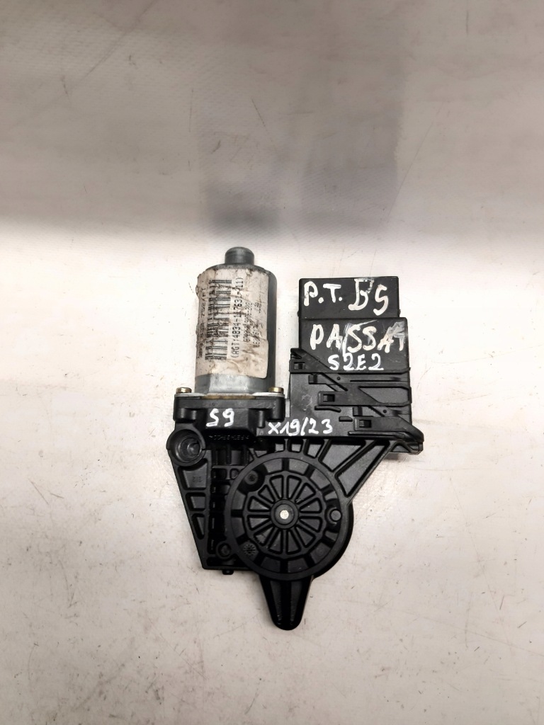 фото №1, Моторчик скло volkswagen оригінальний номер 0130821696