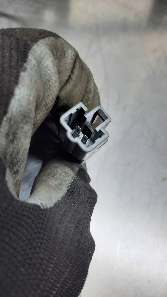 фото №10, Накладка задний крышки kia carens ii