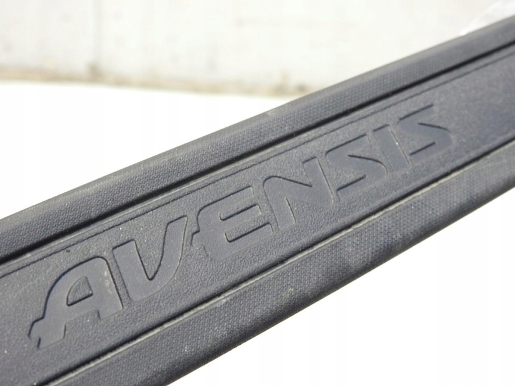 Накладка накладка порога  правий задній toyota avensis 3 t27 універсал 67915-05040 Недорого