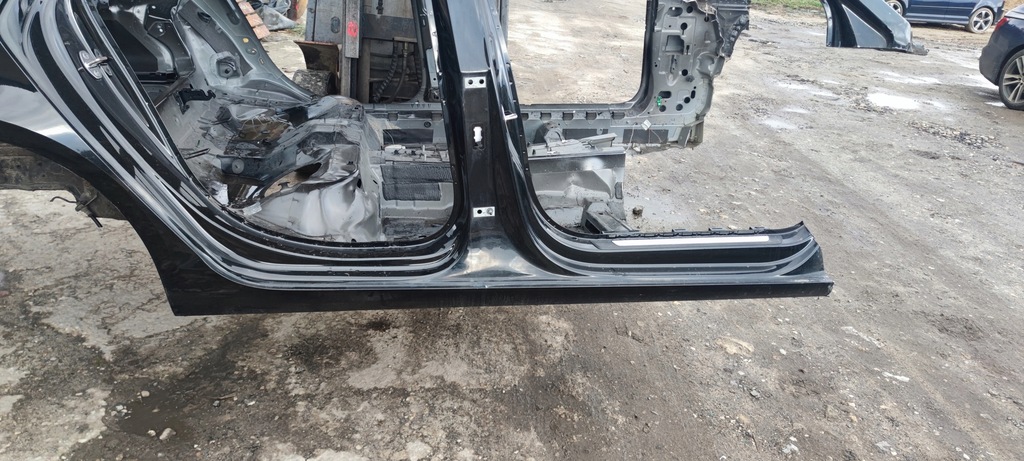 фото №1, Четверть блок двигателя порог правый audi a4 b9 sedan kombi оригинал !!!