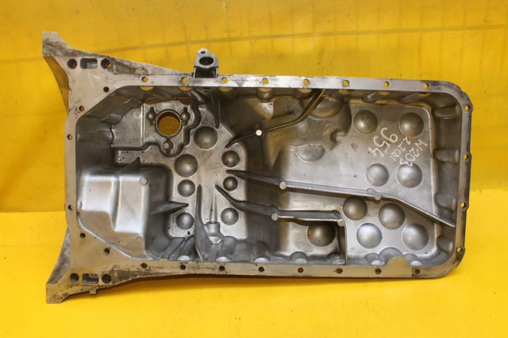 фото №7, Поддон масляная масла r6110140602 w203 2.2 cdi 611.962