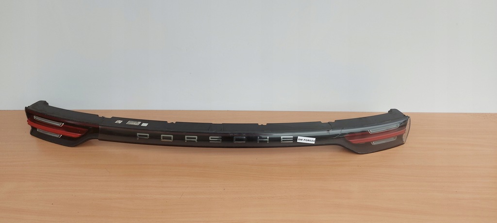 фото №1, Porsche cayenne 9y лампа кришки внутрішня середня