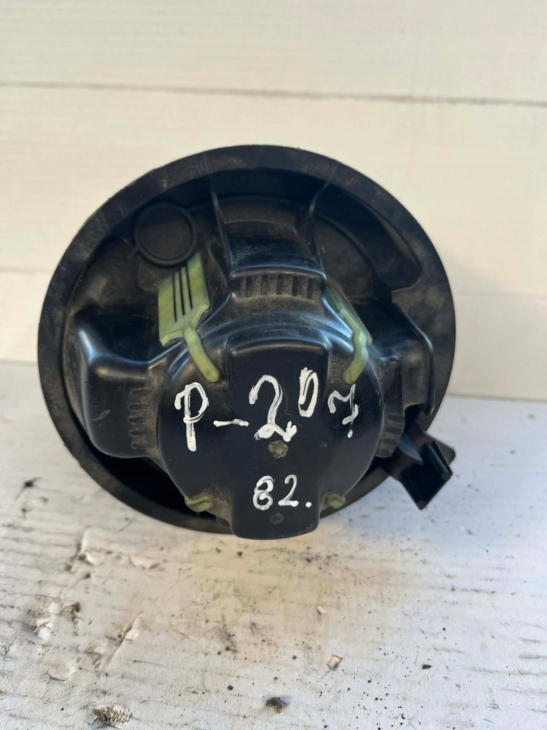 Купити Повітродувка обдув вентилятор peugeot 207 n102097a