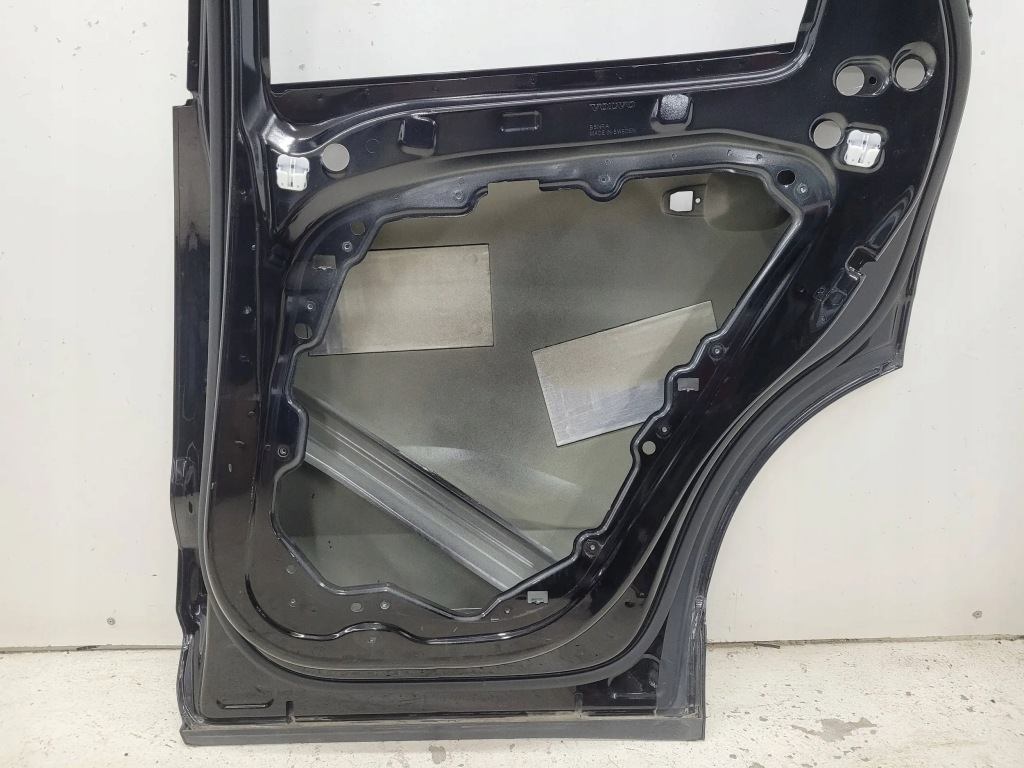 Volvo xc60 2 2 17- дверь задний  задние правое fv Недорого