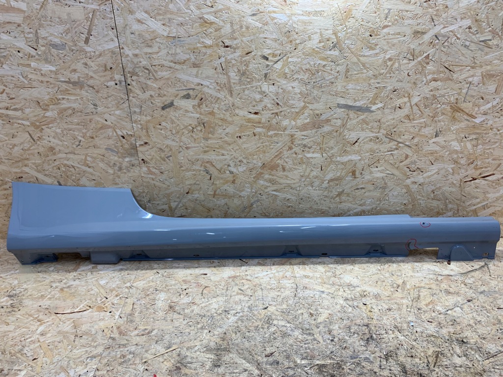 Купити Mercedes cle c236 a2366980200 молдинг поріг права оригінал